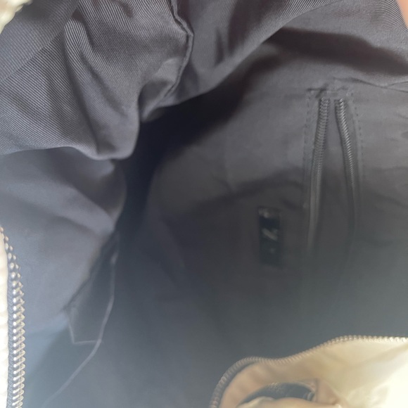 Zara Off White Quilted Tote w/ Removable Strap - Picture 4 of 9